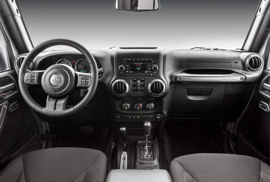 Торпедо Jeep Wrangler Unlimited Willys 2016 года  (LA) (фото 5 из 5)